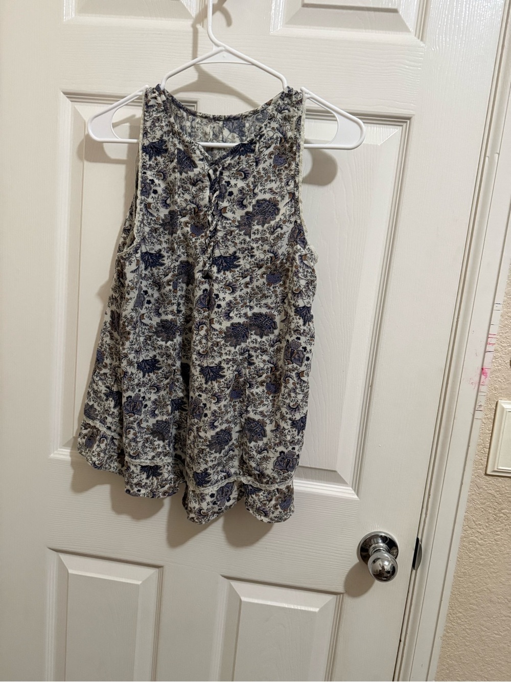 American Eagle Outfitters Blue and Cream Floral Ruffle-Hem Tank
